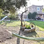 Traditional With Swimming Pool, Lawn Yard And Bbq Villa *