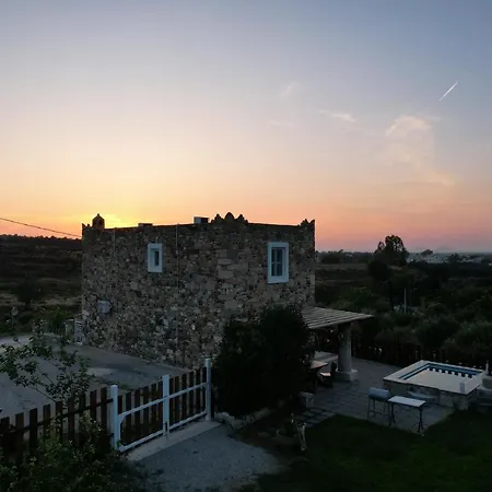 Traditional With Swimming Pool, Lawn Yard And Bbq Βίλα