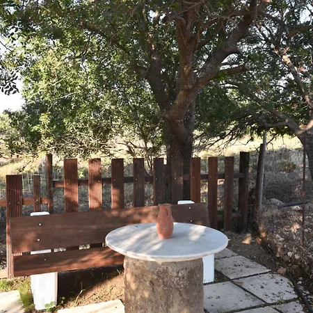 Βίλα Traditional With Swimming Pool, Lawn Yard And Bbq