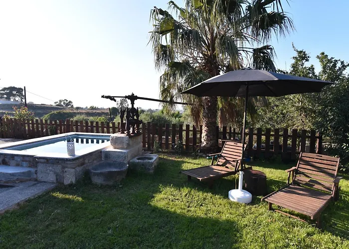 Traditional With Swimming Pool, Lawn Yard And Bbq * Cós