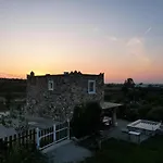 Traditional With Swimming Pool, Lawn Yard And Bbq فيلة