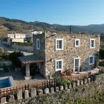 Traditional With Swimming Pool, Lawn Yard And Bbq فيلة بلدة كوس