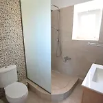 Traditional With Swimming Pool, Lawn Yard And Bbq فيلة