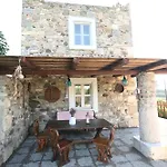 فيلة Traditional With Swimming Pool, Lawn Yard And Bbq