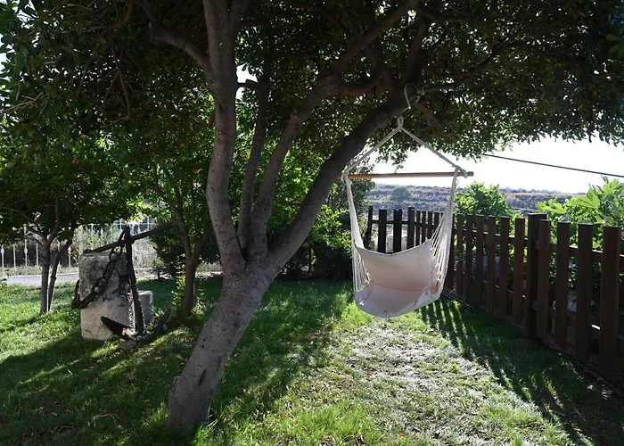 Traditional With Swimming Pool, Lawn Yard And Bbq Villa Kos Town