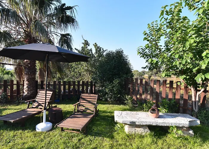 Villa Traditional With Swimming Pool, Lawn Yard And Bbq Kos Town